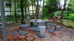 [BAN6] Bộ bàn ghế bê tông tròn